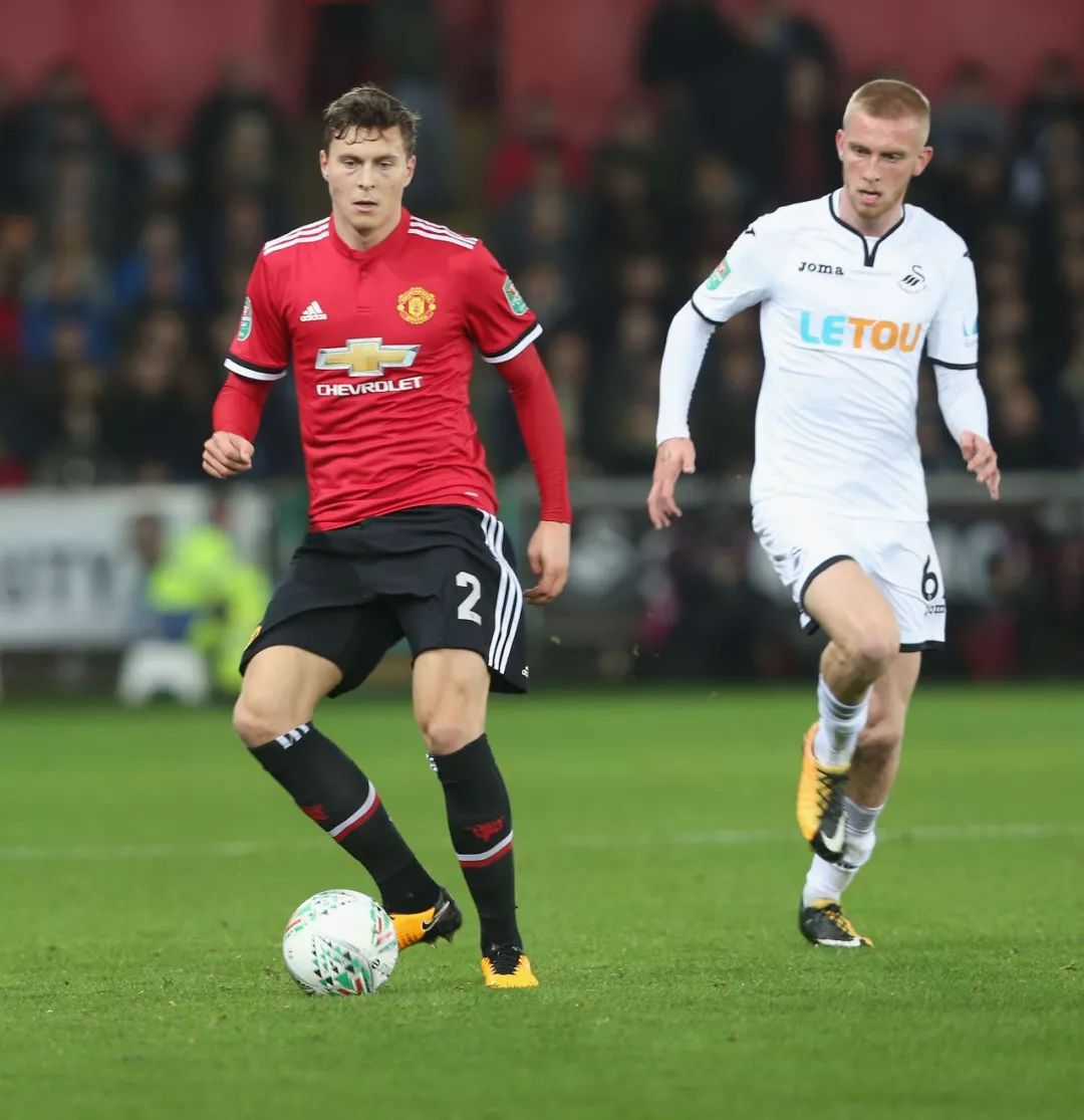 加盟曼联并 加盟曼联并